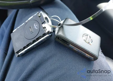 2016 Volvo Xc90 T5 Momentum z USA, uszkodzony, nr VIN YV4102XKXG1072106